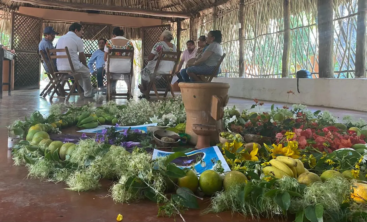 Ceremonia y reunión de la comunidad maya en Maní